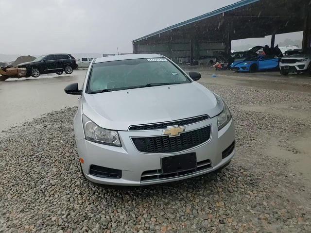 2013 Chevrolet Cruze - Image 11
