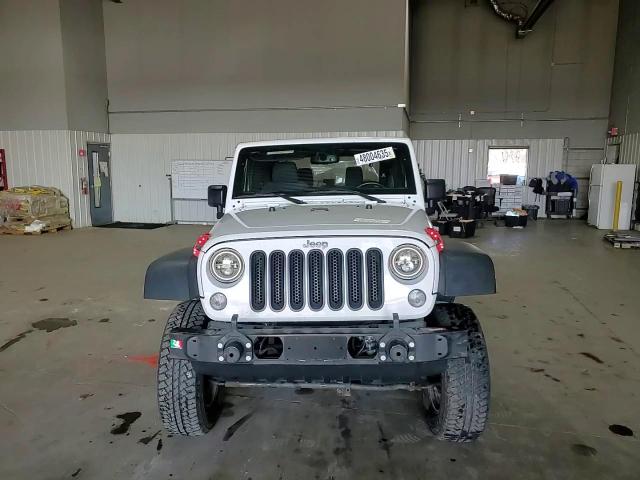 2016 Jeep Wrangler - Image 10