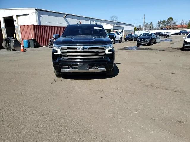 2022 Chevrolet Silverado - Image 13