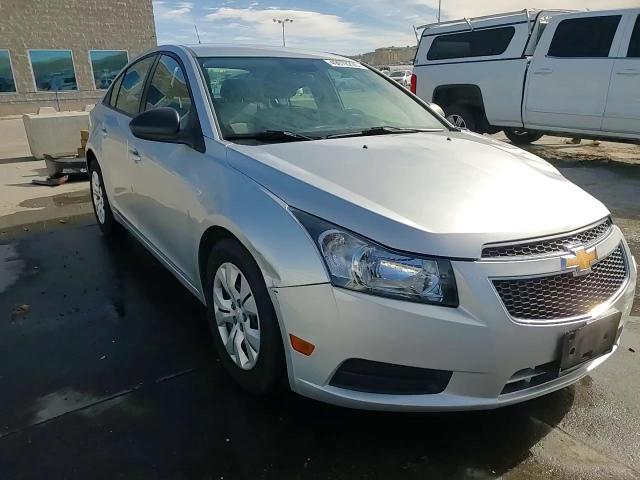 2014 Chevrolet Cruze - Image 13