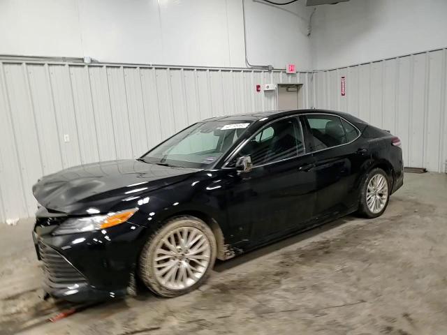 2019 Toyota Camry - Image 10