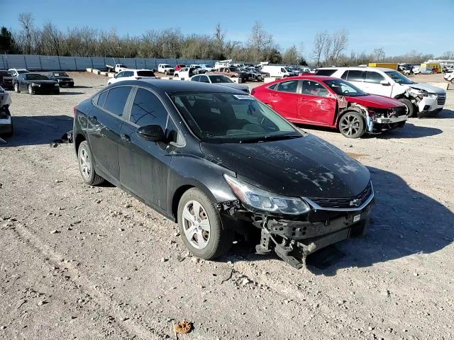 2018 Chevrolet Cruze - Image 11