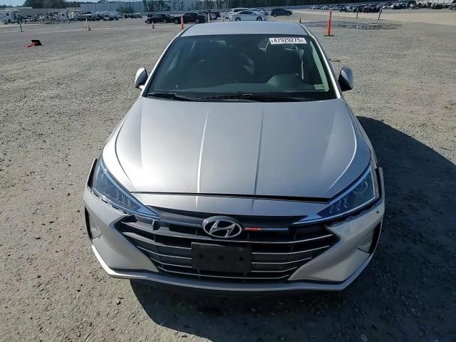 2019 Hyundai Elantra - Image 10