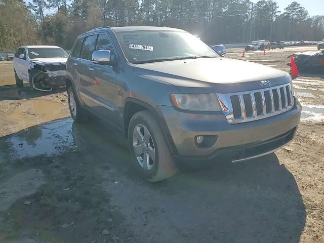 2013 Jeep Grand Cherokee - Image 10