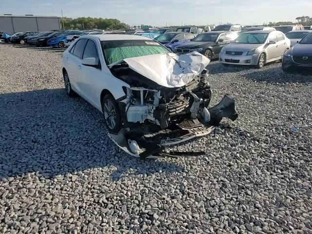 2016 Toyota Camry - Image 16