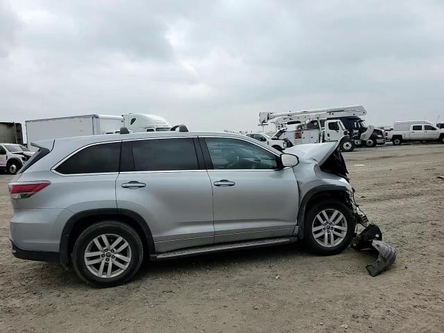 2016 Toyota Highlander - Image 11