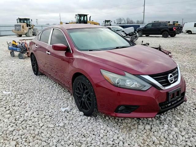 2018 Nissan Altima - Image 11