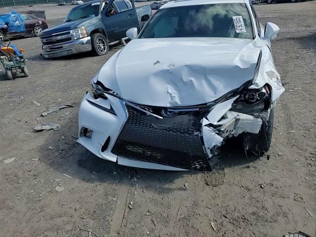 2016 Lexus IS - Image 11