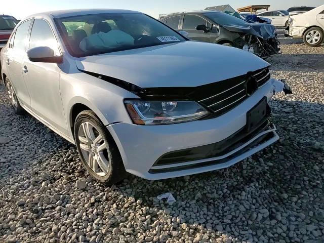 2017 Volkswagen Jetta - Image 13