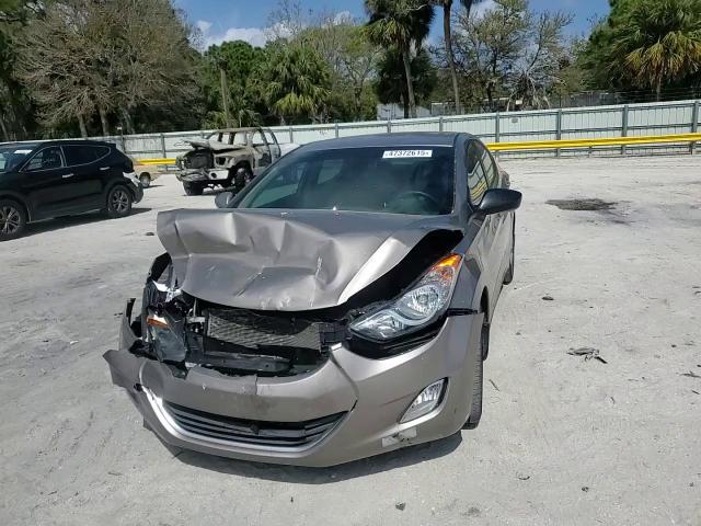 2013 Hyundai Elantra - Image 10