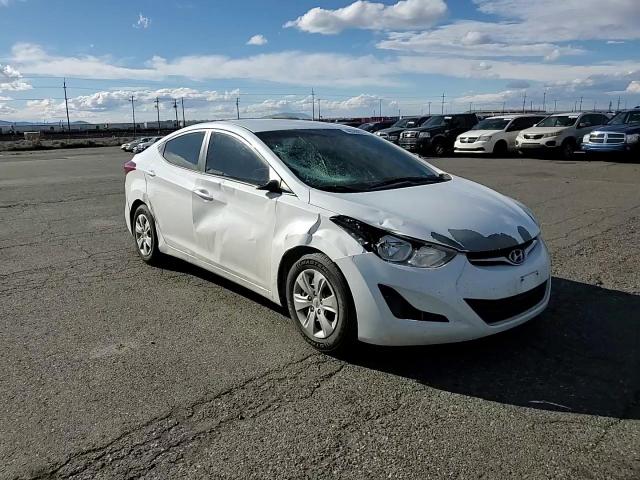2016 Hyundai Elantra - Image 10