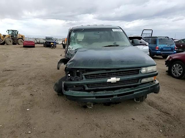 2001 Chevrolet Tahoe - Image 12