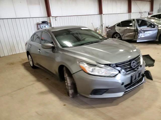 2016 Nissan Altima - Image 13