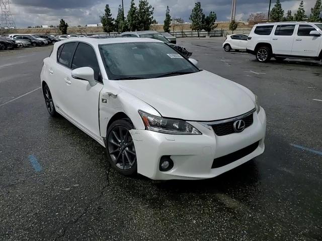 2012 Lexus CT - Image 11