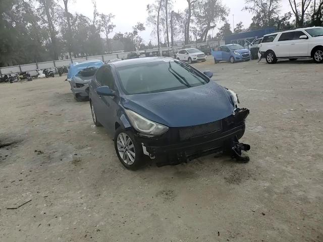 2016 Hyundai Elantra - Image 10