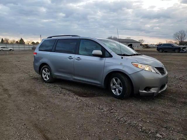 2012 Toyota Sienna - Image 12