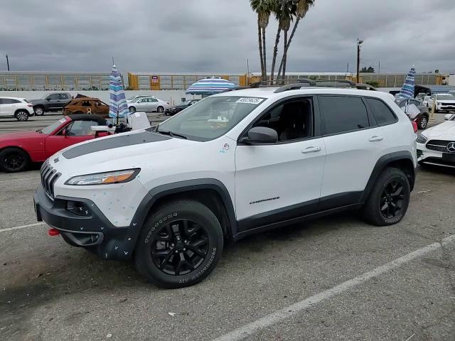 2017 Jeep Cherokee - Image 11