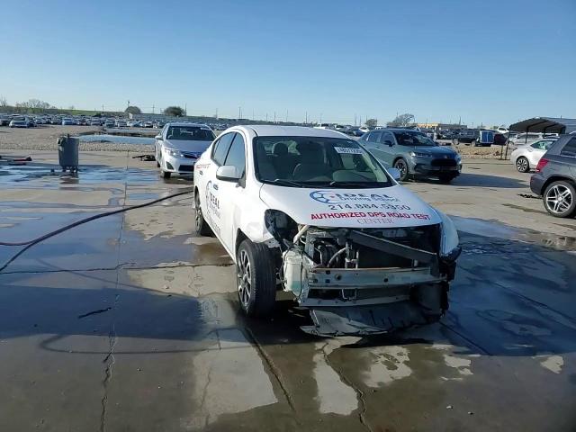 2014 Nissan Versa - Image 14