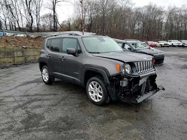 2017 Jeep Renegade - Image 11