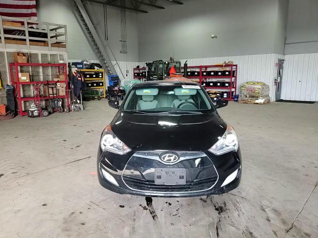 2013 Hyundai Veloster - Image 12