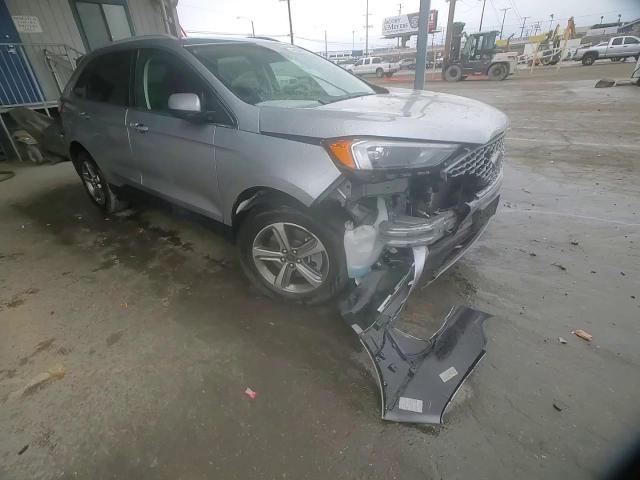 2023 Ford Edge - Image 12
