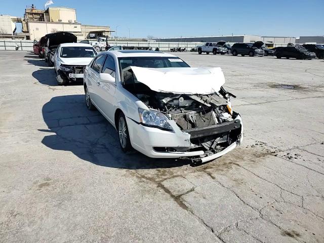 2007 Toyota Avalon - Image 11