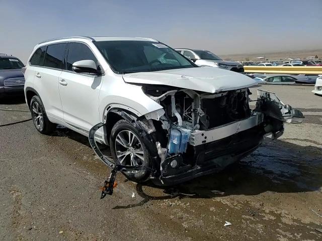 2016 Toyota Highlander - Image 14