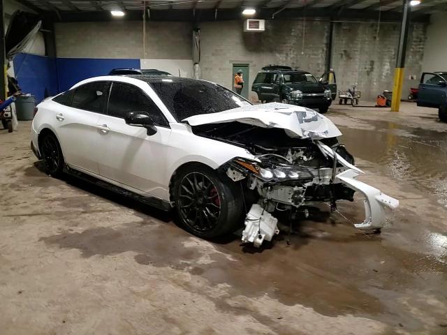 2021 Toyota Avalon - Image 14