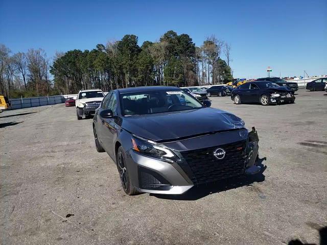 2024 Nissan Altima - Image 11
