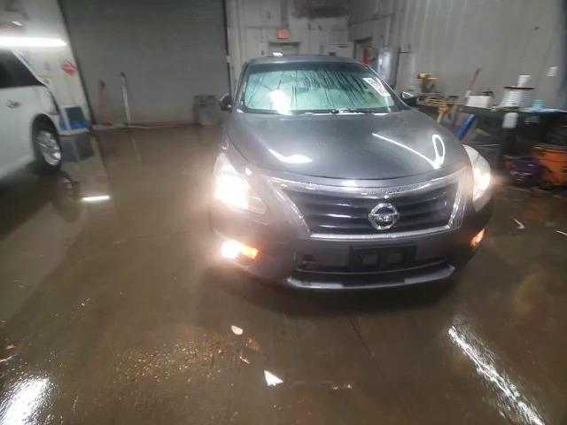 2015 Nissan Altima - Image 13