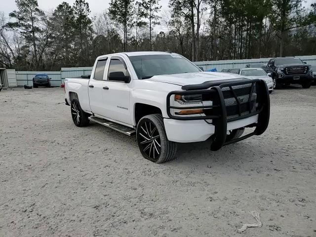 2018 Chevrolet Silverado - Image 11
