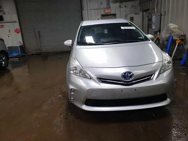 2013 Toyota Prius - Image 13