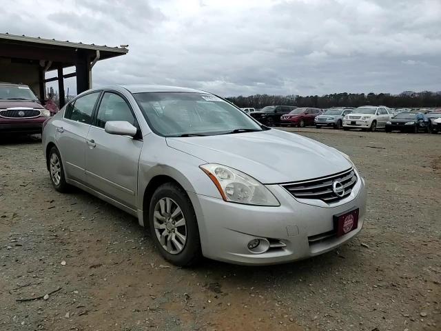 2011 Nissan Altima - Image 10