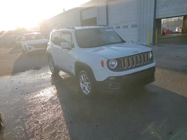 2017 Jeep Renegade - Image 13