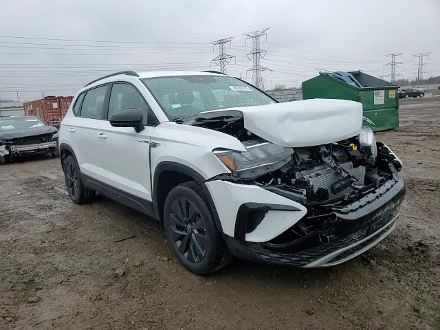 2024 Volkswagen Taos - Image 11