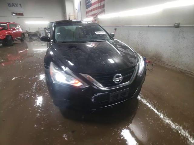 2017 Nissan Altima - Image 14