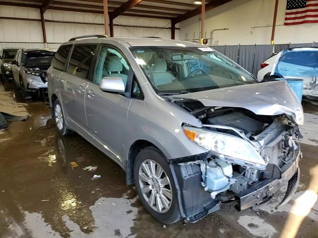 2015 Toyota Sienna - Image 15