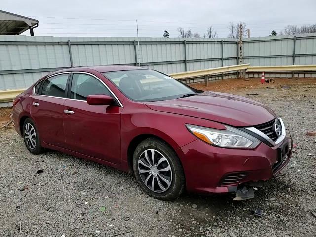 2018 Nissan Altima - Image 10