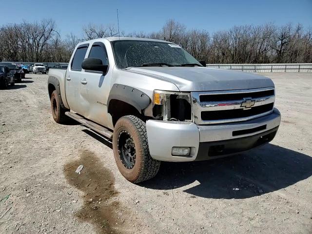 2011 Chevrolet Silverado - Image 10