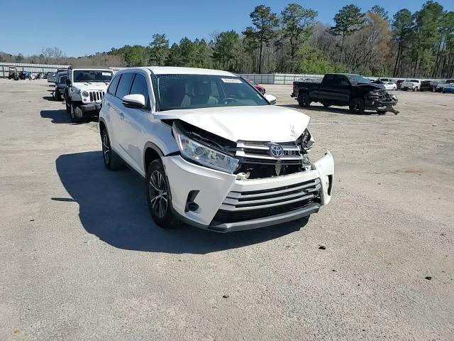 2019 Toyota Highlander - Image 11