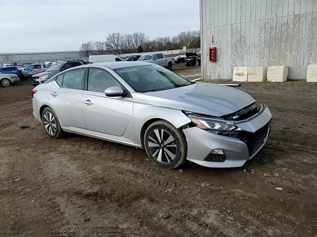 2021 Nissan Altima - Image 10