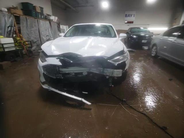 2020 Ford Fusion - Image 13