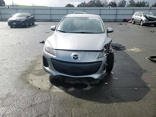 2013 Mazda 3 - Image 10