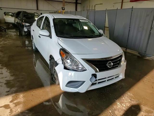 2017 Nissan Versa - Image 13