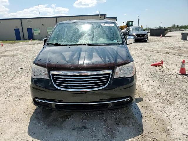 2013 Chrysler Town & Country - Image 11