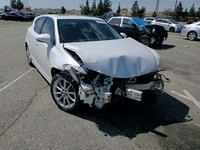 2011 Lexus CT - Image 10
