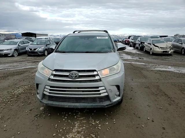 2017 Toyota Highlander - Image 11