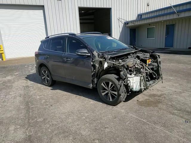 2018 Toyota RAV 4 - Image 12