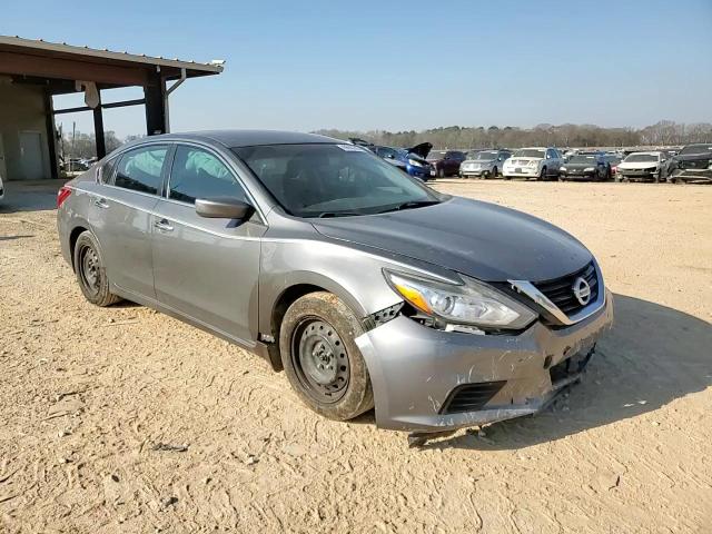 2017 Nissan Altima - Image 11