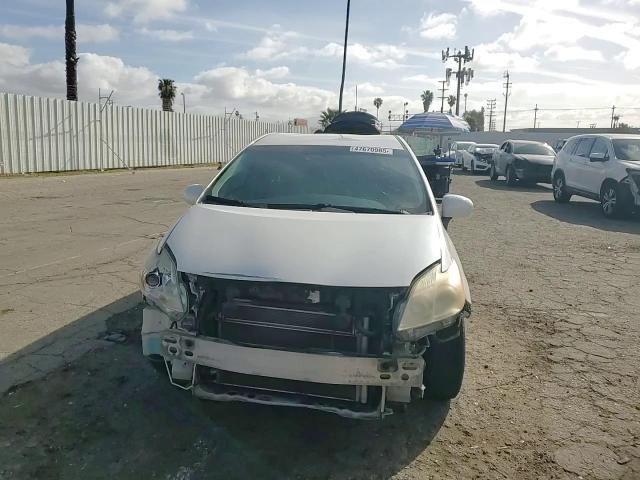 2012 Toyota Prius - Image 11